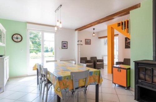 Jussey House | Gîte du Pêcheur isolé avec grande capacité près de la Saône - FR-1-583-451