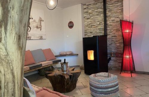 Blomard House | Gîte en Grange Rénovée avec Piscine et Animaux Acceptés - FR-1-489-353