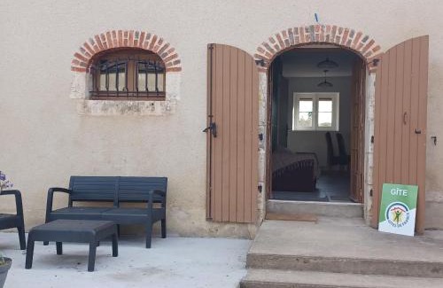 Beaulieu-sur-Loire House | Gîte en pleine nature près de la Loire, idéal famille ou amis, proche des vignobles et sites historiques. - FR-1-590-434