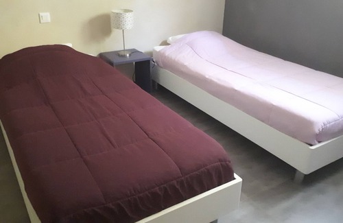 Faucon House | Gîte en Provence en Haut de Colline, Calme à Proximité Directe de la Forêt!