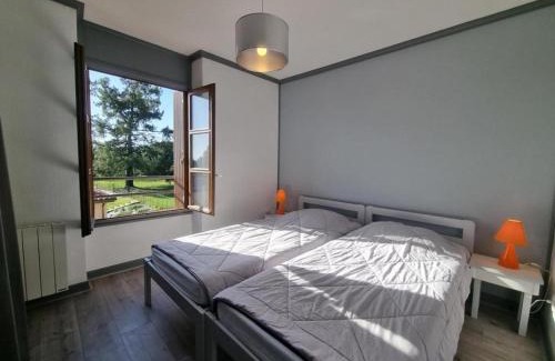 Saint-Andre-dʼApchon House | Gîte familial avec dortoir, proche parc à St-André-d'Apchon - FR-1-496-365