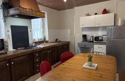 Bransat House | Gîte familial à Bransat avec climatisation, 6 pers - FR-1-489-588