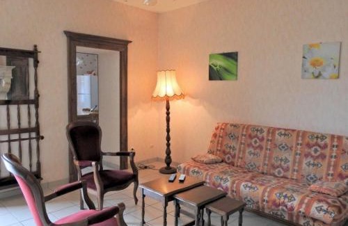 Ferriere-et-Lafolie House | Gîte familial avec cour et terrain clos au cœur de Ferrière-et-Lafolie, proche Mairie et autoroute A5. - FR-1-611-3