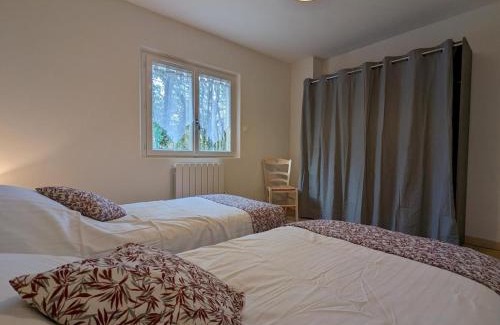 Puyreaux House | Gîte Familial Rénové en Pleine Nature avec Jardin, Terrasse et Activités de Plein Air - FR-1-653-227