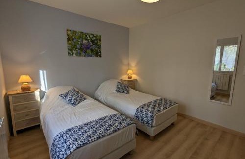 Puyreaux House | Gîte Familial Rénové en Pleine Nature avec Jardin, Terrasse et Activités de Plein Air - FR-1-653-227