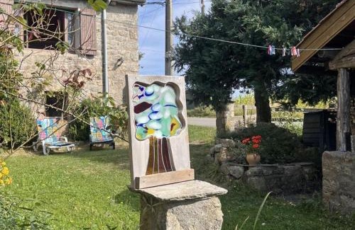 Marlhes House | Gîte feng shui enchanteur à Marlhes avec cheminée et jardin - FR-1-496-57