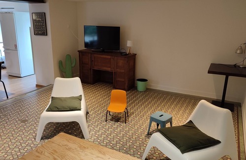 Murs-Erigne House | Gîte for 8 people