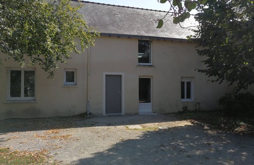 Murs-Erigne House | Gîte for 8 people