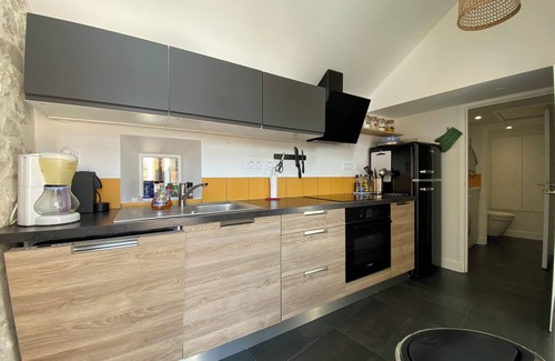 Sainte-Suzanne-and-Chammes House | Gîte du Petit Rocher