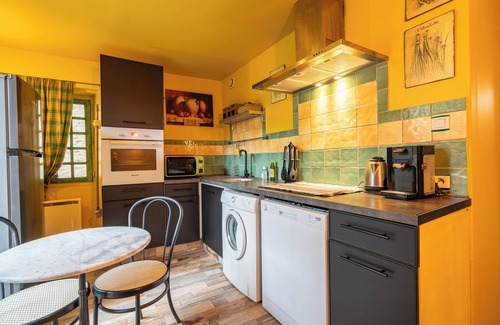 Sainte-Suzanne-and-Chammes House | Gîte Les Remparts - Wifi - Terrasse