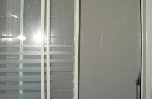 Chatel-de-Neuvre House | Gîte indépendant rénové avec jardin à Châtel-de-Neuvre - FR-1-489-22