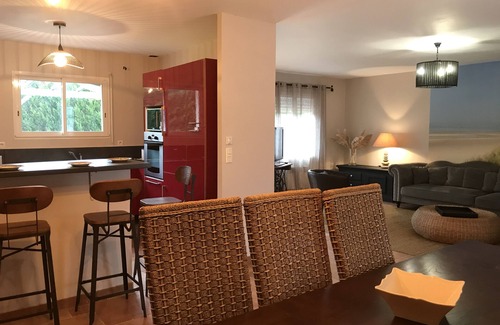 Biganos House | Gîte la Dune*house 100m2-parc 5000m2-heated swimming-pool-bicycle loan