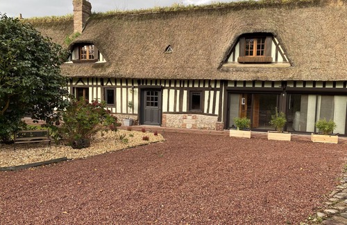 Tancarville House | Gîte la Paillotte 12 pers