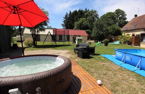 Sommecaise House | Gîte le "Safari" SPA, animals near Guedelon, St Fargeau, Toucy