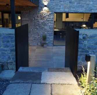 Anhee House | Gîte Les 3 Cubes