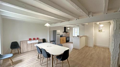 Saint-Mathieu House | Gîte Les Champs N°3