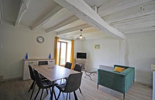 Saint-Mathieu House | Gîte Les Champs N°5