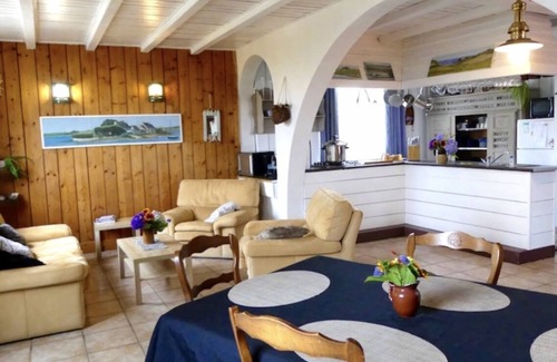 Pleubian House | Gîte Les Chardons Bleus. Sea view/wellness area