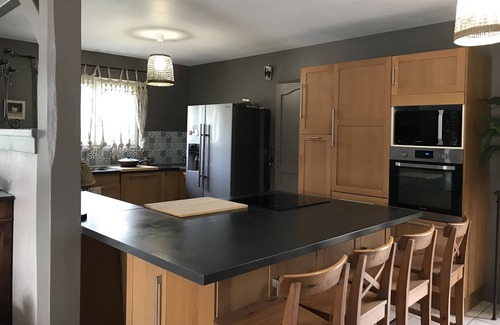 Biganos House | Gîte les Pins*house100m2-parc 5000m2- heated swimming-pool-patio-bike loan