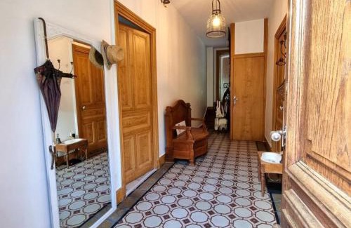 Neronde House | Gîte lumineux 6 pers avec véranda et jardin à Néronde - FR-1-496-357