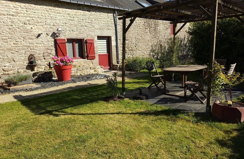 Berric Cottage | Gîte Maézoù, cozy T2, ground floor in longère, countryside & 13km sea