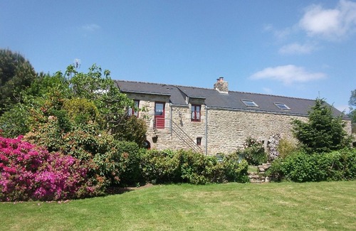 Berric Cottage | Gîte Maézoù, cozy T2, ground floor in longère, countryside & 13km sea