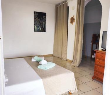 Malendure Bed & Breakfast | GîTE MAYO & HYLODES'S SONG