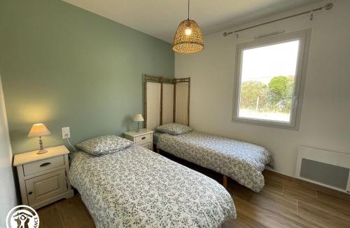La Barre-de-Monts House | Gîte moderne à La Barre-de-Monts avec terrasse et parking - FR-1-426-586