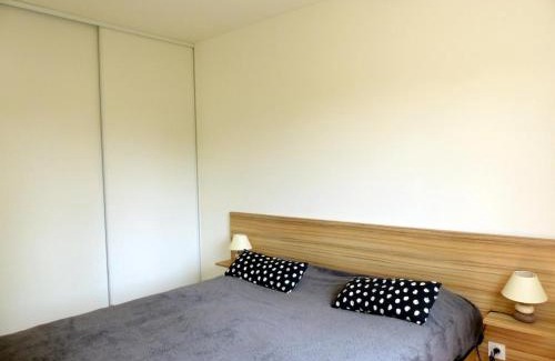 Saint-Remy-en-Rollat House | Gîte moderne avec grand jardin et climatisation - FR-1-489-492