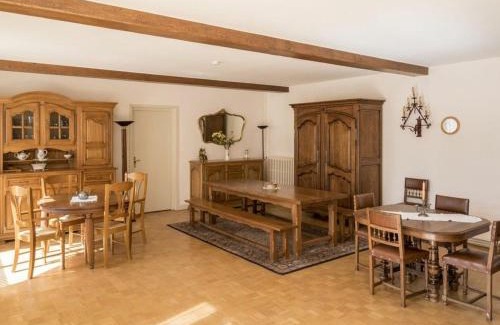 Thillombois House | Gîte pour 12 face au château de Thillombois avec jardin, cheminée et équipements PMR - FR-1-585-38