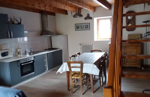 Dienne Apartment | Gîte Proche du Lioran Cantal, au Pied du Puy Mary. Animaux Acceptés