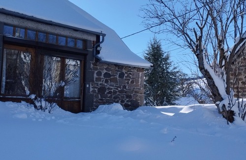 Dienne Apartment | Gîte Proche du Lioran Cantal, au Pied du Puy Mary. Animaux Acceptés
