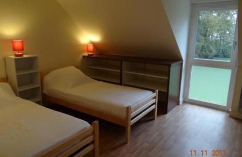 La Bazoge House | Gîte rénové en pleine campagne près du Mans : 5 chambres, terrasse, barbecue, accès Paris facile - FR-1-410-213