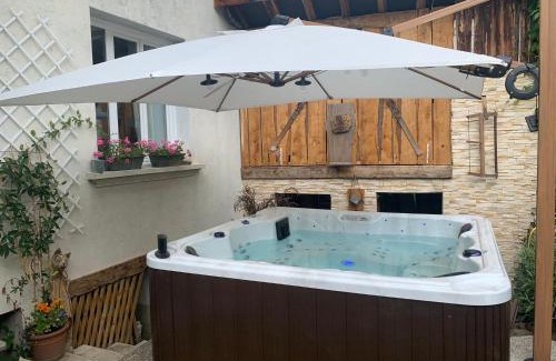 Theys House | GÎTE REDROOSTER HOME - 160m2, 4 ch, 2 sdb, fibre, parking, sauna, bain à remous