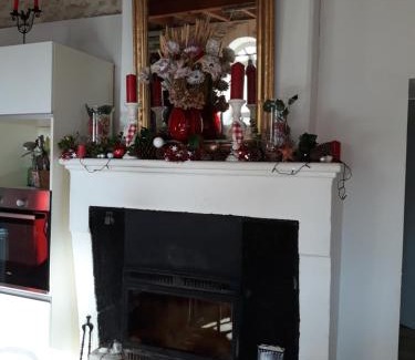 Allas-Bocage House | Gîte Rouge Calme et Nature