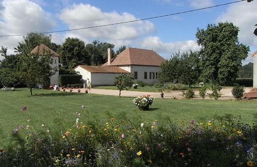 Saint-Pourcain-sur-Sioule House | Gîte Saint-Pourçain-sur-Sioule, 2 pièces, 2 personnes - FR-1-489-30