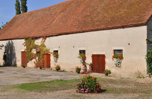 Saint-Pourcain-sur-Sioule House | Gîte Saint-Pourçain-sur-Sioule, 2 pièces, 2 personnes - FR-1-489-30