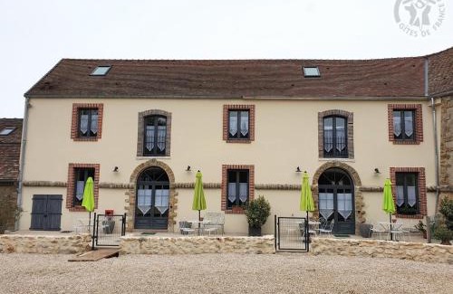 Mareil-le-Guyon House | Gîte spacieux 200m² en ferme rénovée avec terrasse, à proximité de Montfort l'Amaury et Thoiry - FR-1-527-40