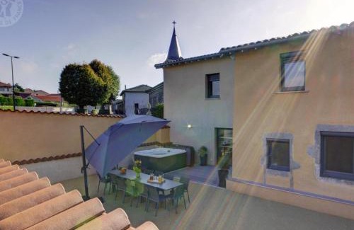 Montchal House | Gîte spacieux avec jardin et terrasse à Montchal - FR-1-496-234