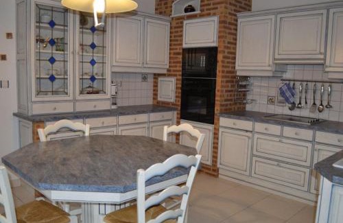 Esse House | Gîte spacieux avec piscine privative, grand jardin et équipements bébé en Charente Limousine - FR-1-653-67