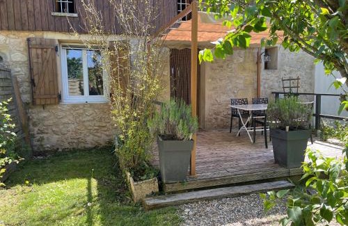 Vignonet House | Gîte " Suzon" à PEYROUTAS Vignonet St Emilion