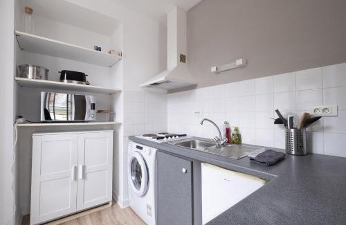 Segre Apartment | Gîte Terracotta de Segré ? cuisine ? chambre (lit queen size) ? salon