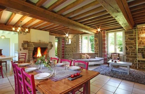 Les Monts-d'Andaine House | Gîte Traditionnel en Normandie avec WIFI et Animaux Acceptés - FR-1-497-121