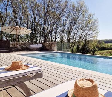 Saint-Romain-la-Virvee House | Gîte Vin'acacia