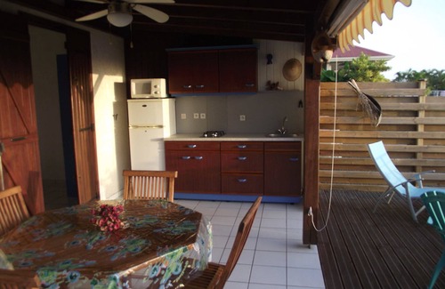 Bouillante Cottage | Gîtes AKANSYEL sea view (Blue)
