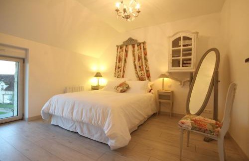 Le Pin-la-Garenne House | Gîtes de "La Haute Borde"