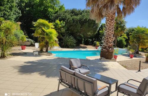 Saint-Maixent-sur-Vie Apartment | Gîtes des Colombières Piscine & Spa