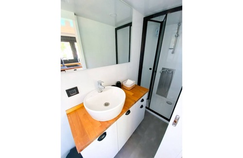 Hayitbuku Cabin | G A I A Tiny Houses - 70 meters to the beach. 2