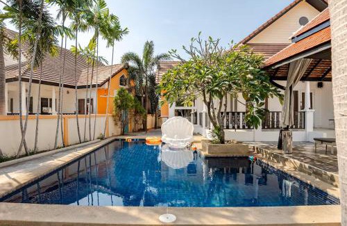 South Pattaya Villa | G music pool villa