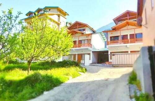Manali House | G Villas- Luxurious Cottage with beautiful mountain view 8